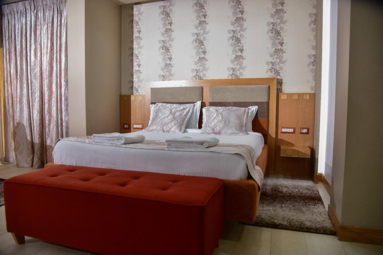New W Hotel Тирана Екстер'єр фото